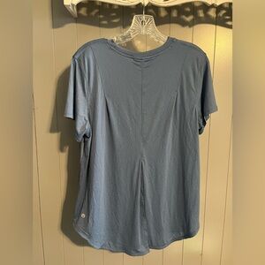 Lululemon Lightweight Split-Back Training T-Shirt in Washed Denim color
